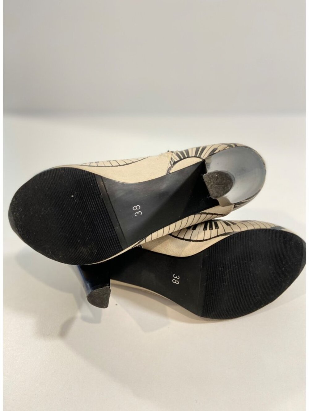 Music Note Piano Keyboard Shoes Music Teacher Novelty Flats Black White Size 38 - Picture 8 of 14